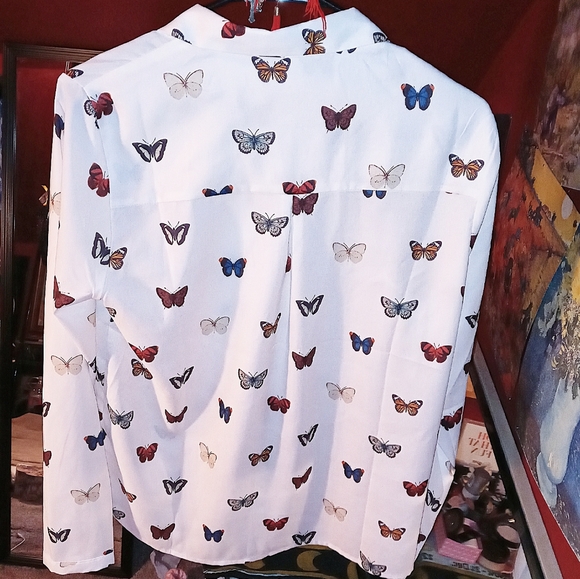 🦋NWOT Forever 21 Butterfly Button Up Blouse sz M - Picture 5 of 10
